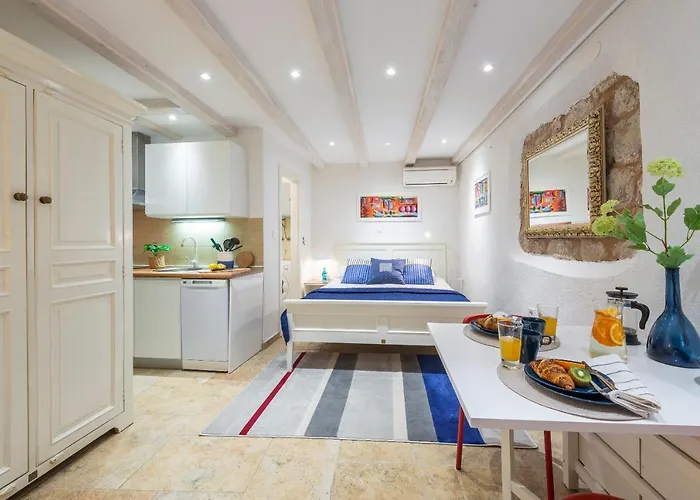 Apartment Neva